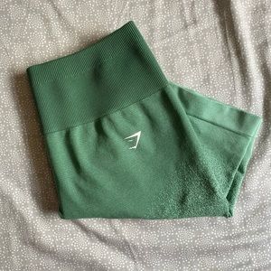 Gymshark ombré short green M